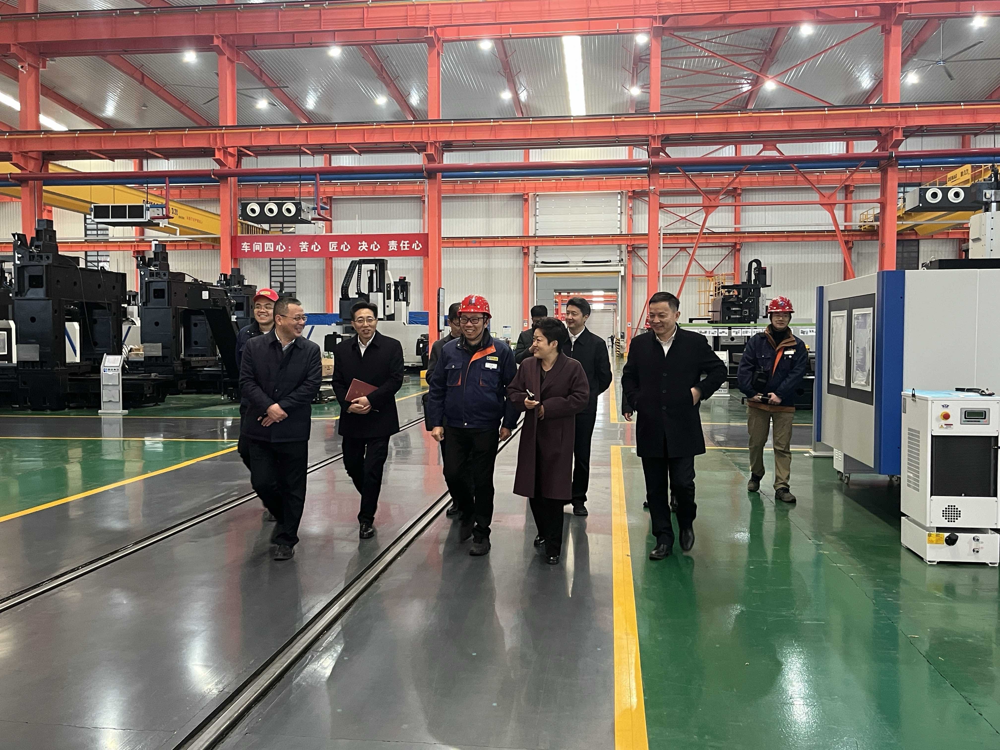 南通市委副书记、市长张彤一行莅临国盛智科调研指导